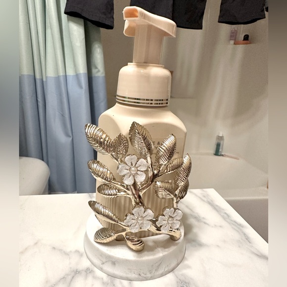 Bath & Body Works Bath Nwt Bath Body Works Soap Holder For Foaming Hand Soap Poshmark